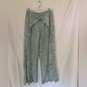 Teal tie die flower pattern open leg flower pants slightly worn